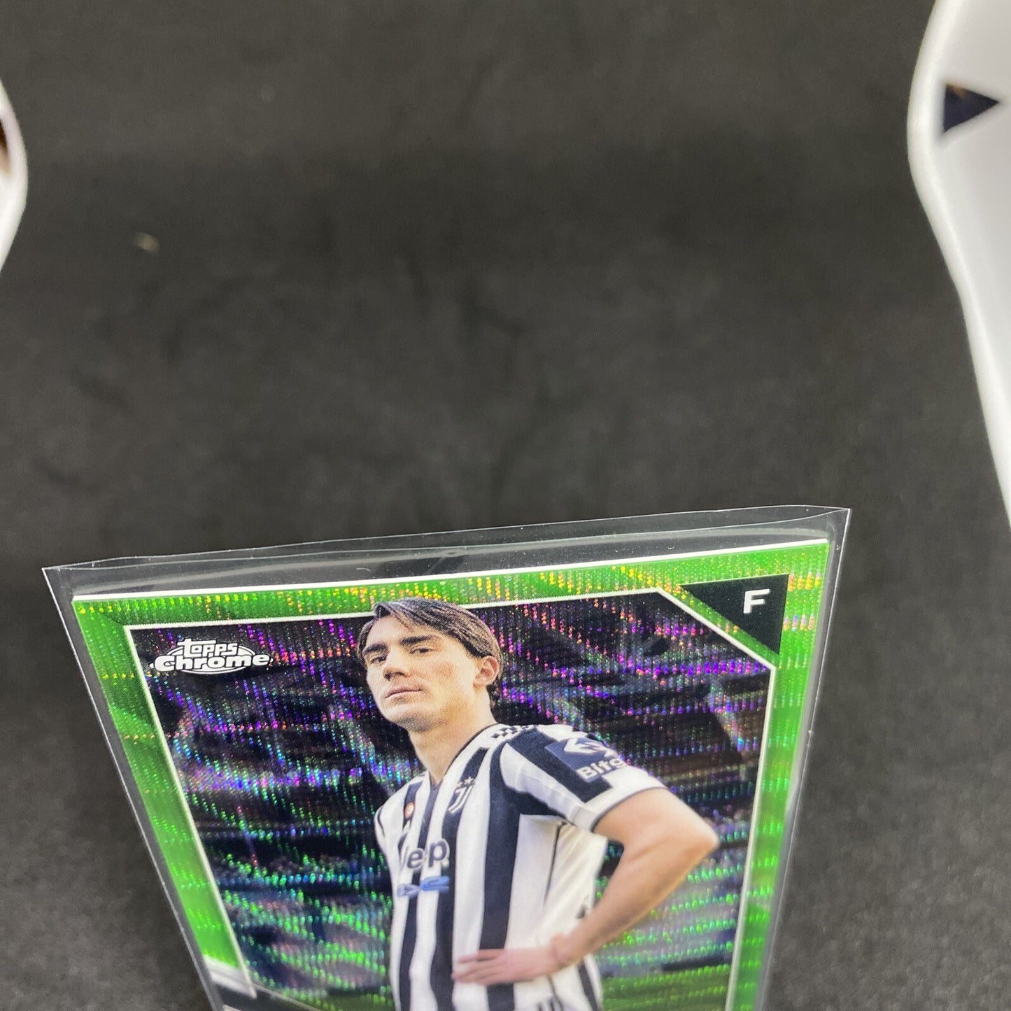 2021/22 Topps Chrome UEFA Neon Green Wave Refractor Dusan Vlahovic #86 44/99 GEM