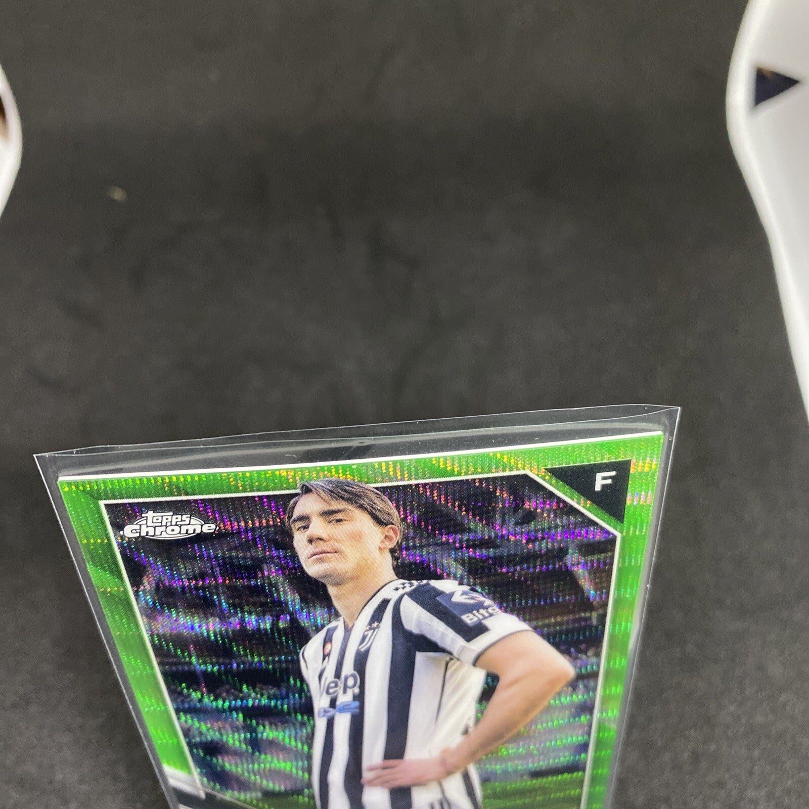 2021/22 Topps Chrome UEFA Neon Green Wave Refractor Dusan Vlahovic #86 44/99 GEM