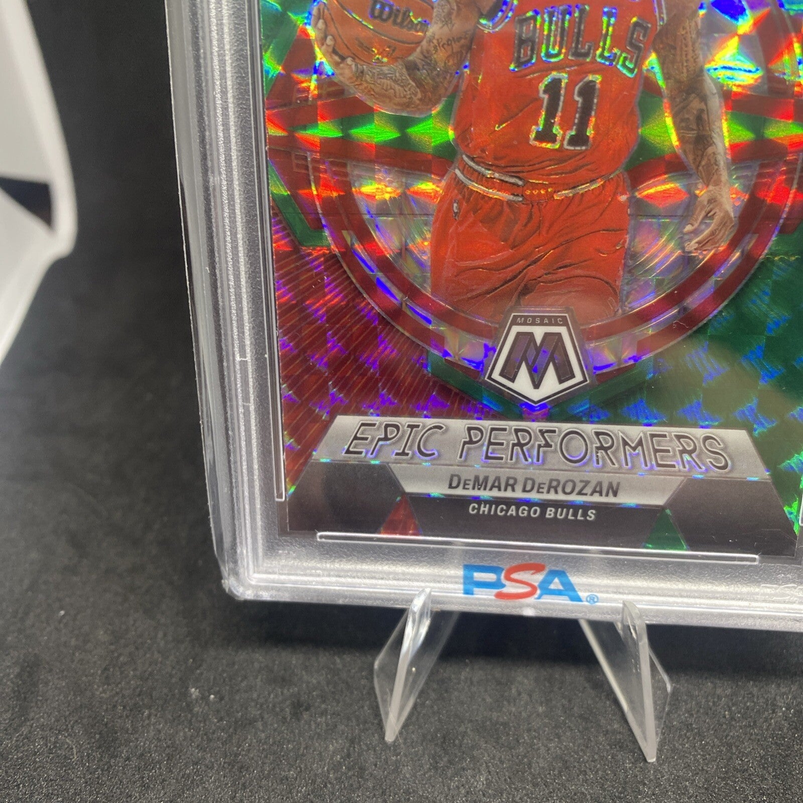 2022-23 Panini Mosaic - Epic Performers Green Mosaic Prizm PSA 10 DeMar DeRozan