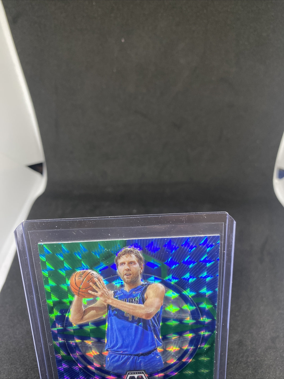 DIRK NOWITZKI 2022-23 Panini Mosaic #12 Epic Performers Green Prizm
