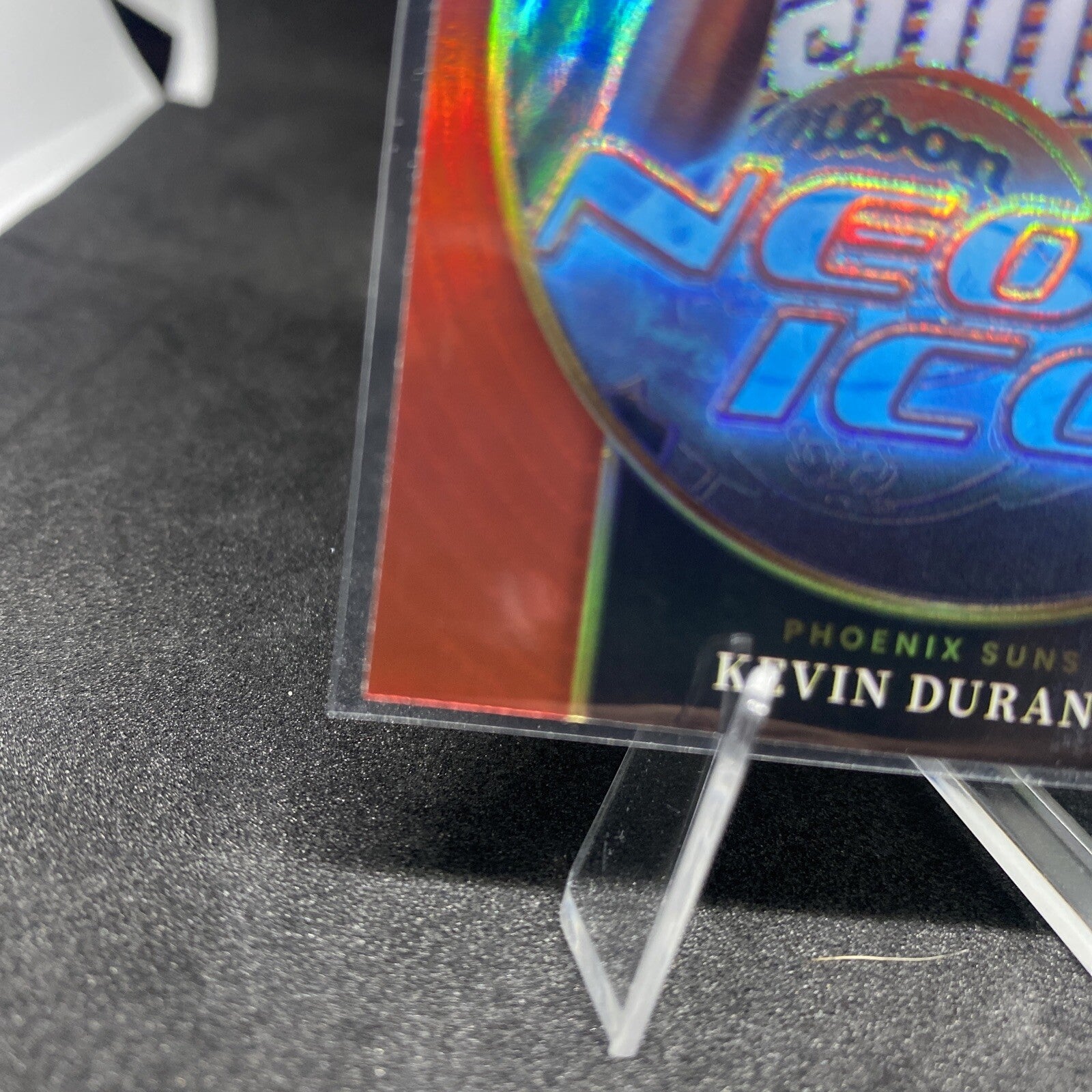 Kevin Durant 2023-24 Panini Select NBA Neon Icon Red Prizm SP