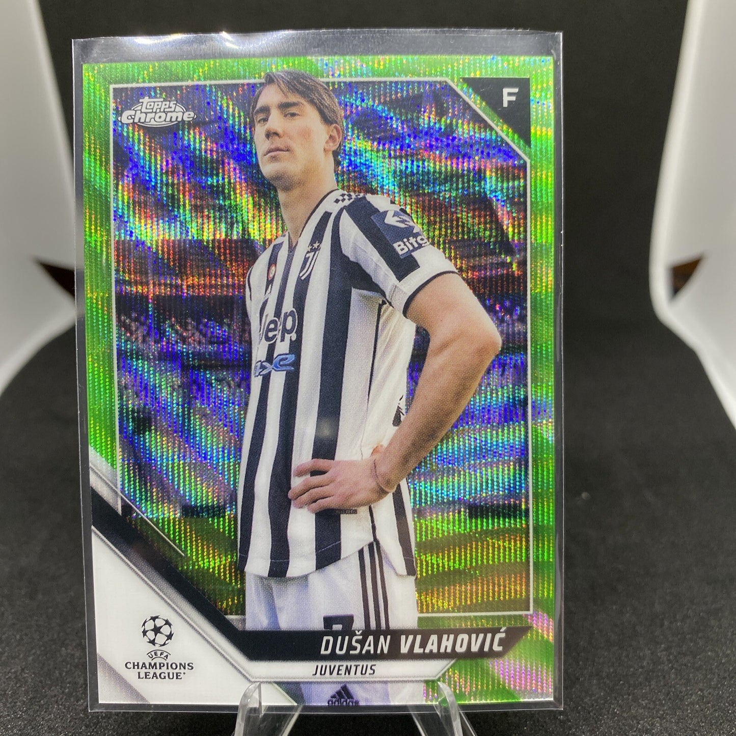 2021/22 Topps Chrome UEFA Neon Green Wave Refractor Dusan Vlahovic #86 44/99 GEM