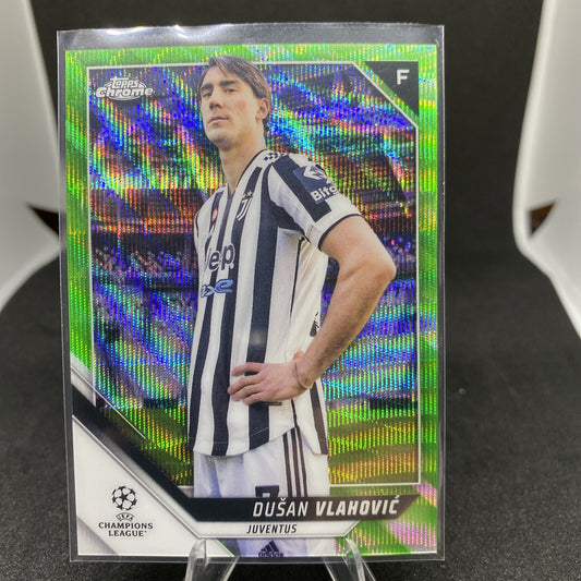 2021/22 Topps Chrome UEFA Neon Green Wave Refractor Dusan Vlahovic #86 44/99 GEM