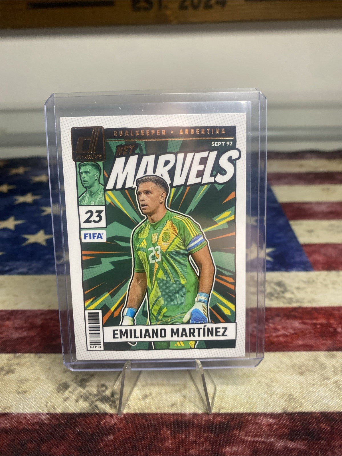Emiliano Martinez 2024-25 Panini Donruss Net Marvels Red & Base No.8 Argentina
