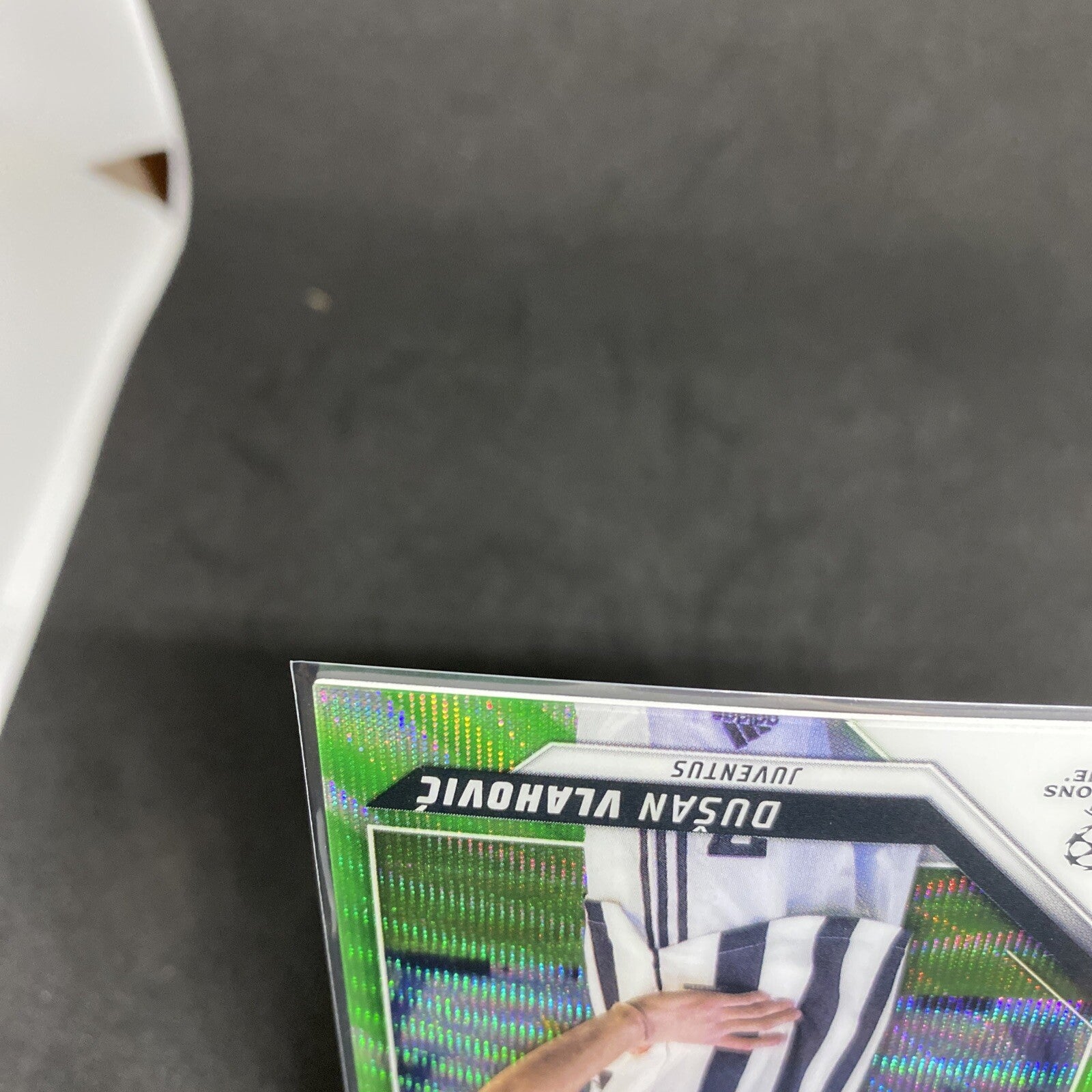 2021/22 Topps Chrome UEFA Neon Green Wave Refractor Dusan Vlahovic #86 44/99 GEM