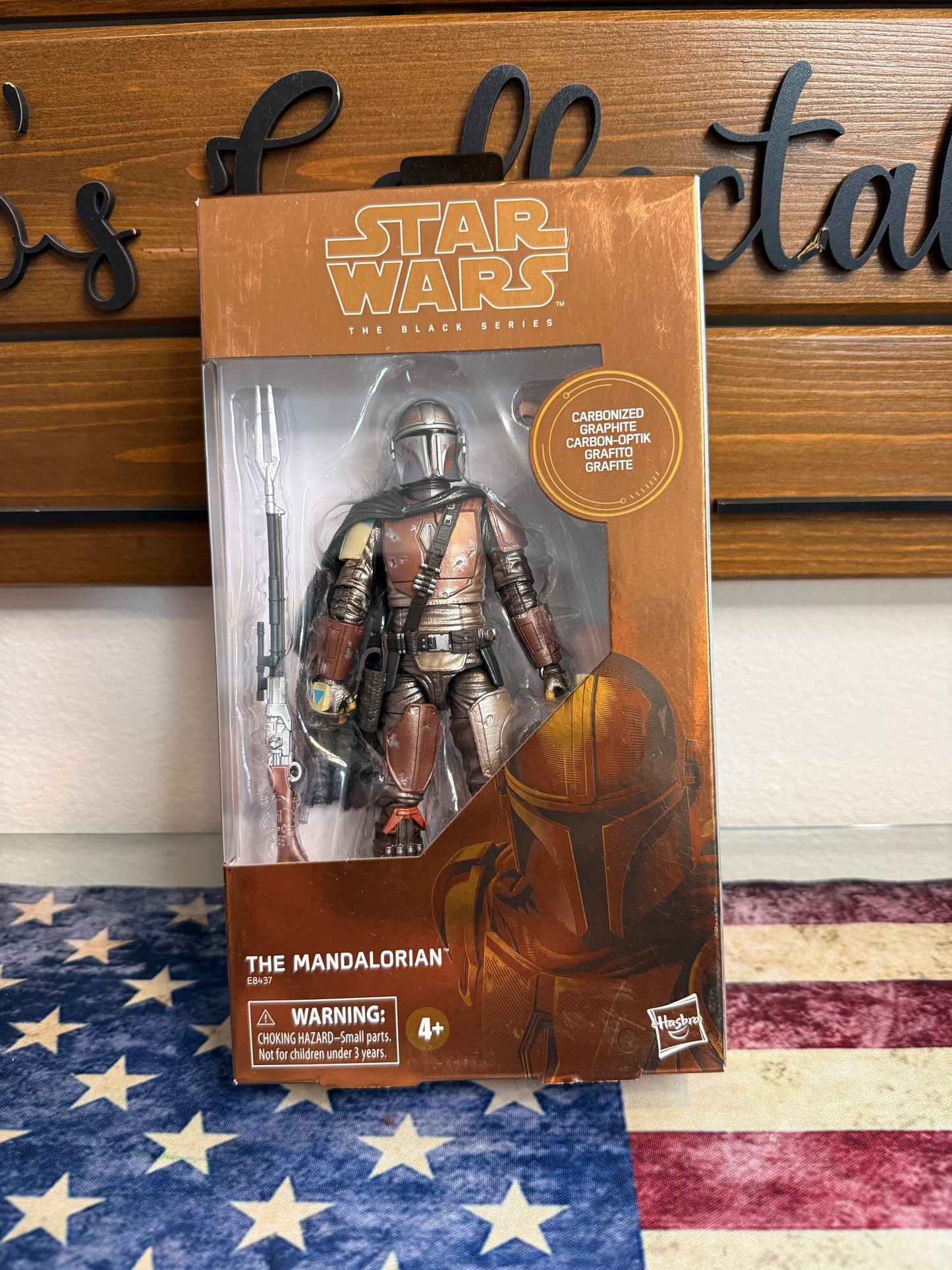 Star Wars The Black Series 6-inch Carbonized The Mandalorian action figure