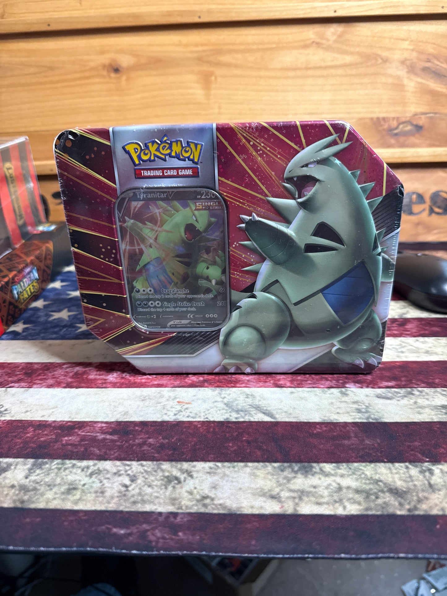 POKEMON D7 V STRIKERS TIN